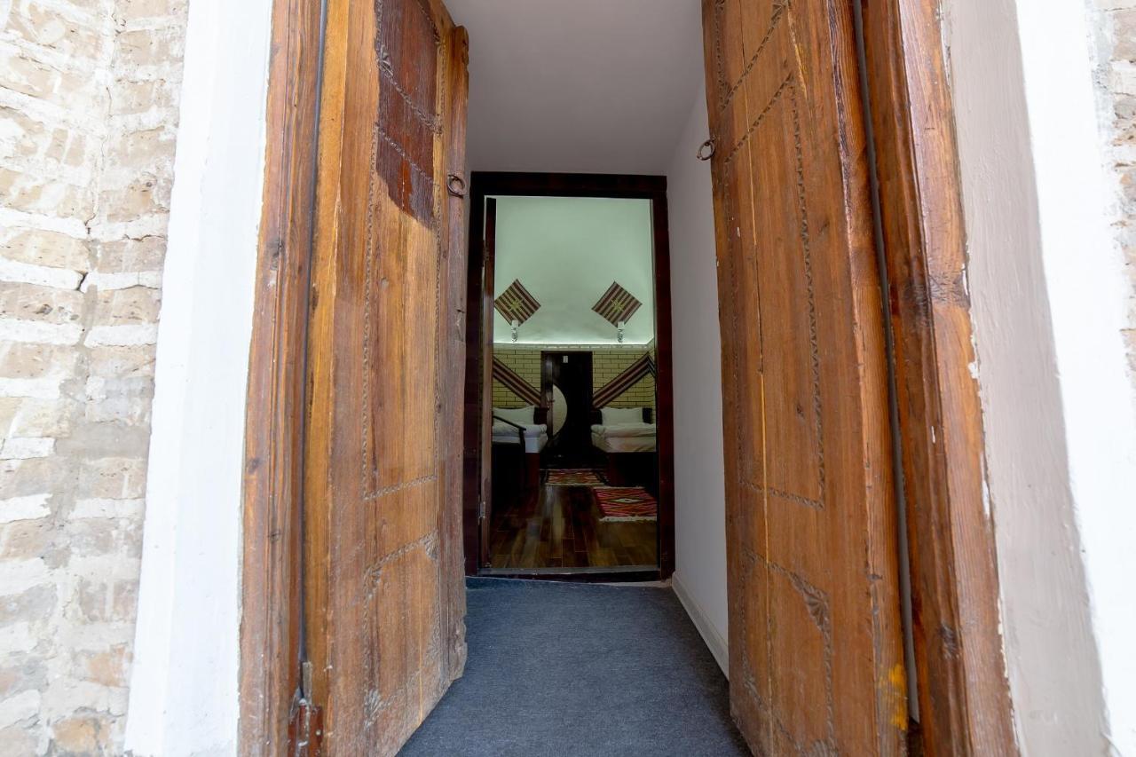 Feruzkhan Hotel - Madrassah Mohammed Rakhim Khan 1871 خيوة المظهر الخارجي الصورة