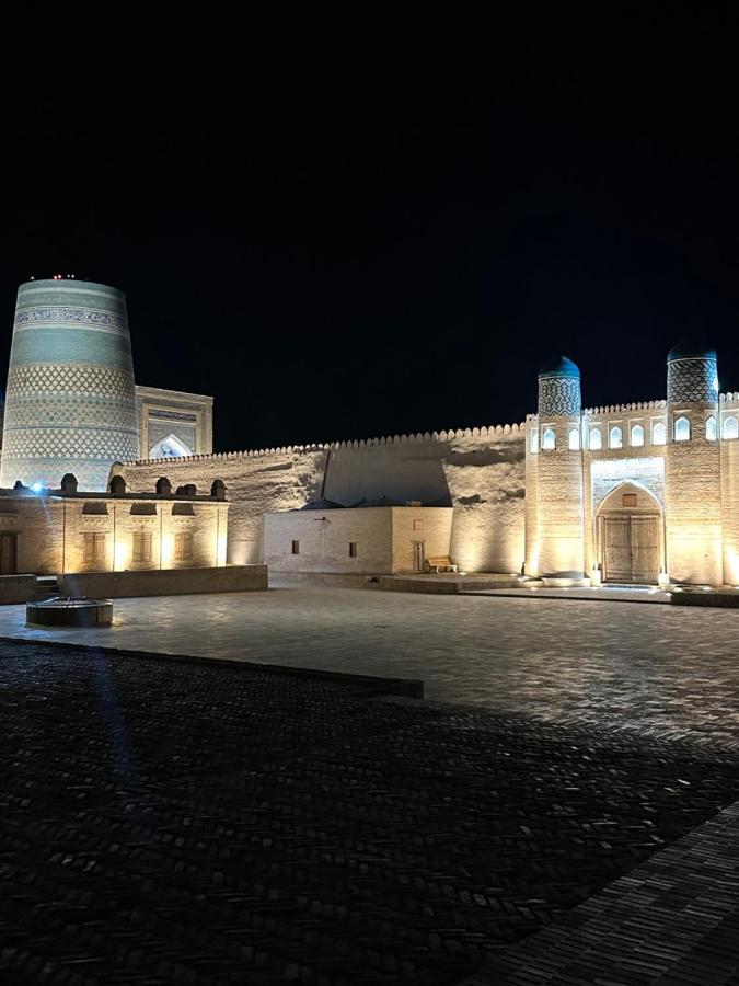 Feruzkhan Hotel - Madrassah Mohammed Rakhim Khan 1871 خيوة المظهر الخارجي الصورة